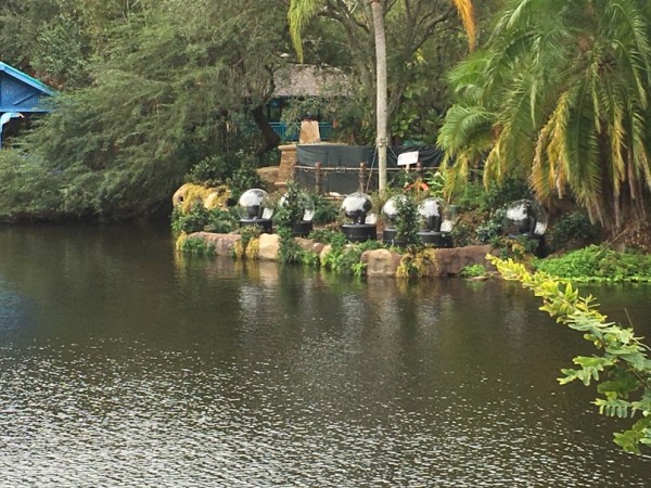 WDW Christmas 2015 Animal Kingdom Rivers of Light Construction (5)