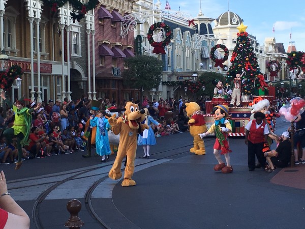 WDW Christmas Day 2015 Mickey's Once Upon a Christmastime Parade (1)