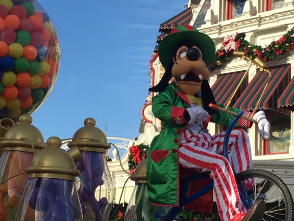 WDW Christmas Day 2015 Mickey's Once Upon a Christmastime Parade (10)