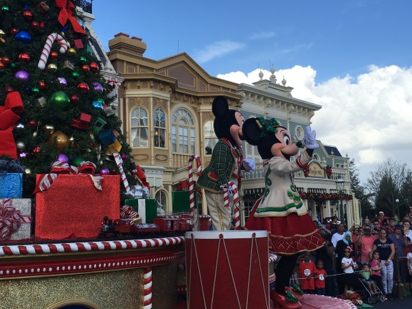 WDW Christmas Day 2015 Mickey's Once Upon a Christmastime Parade (5)