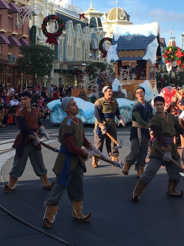 WDW Christmas Day 2015 Mickey's Once Upon a Christmastime Parade (7)