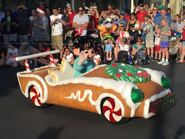 WDW Christmas Day 2015 Mickey's Once Upon a Christmastime Parade (9)