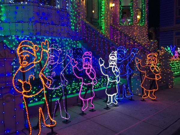 WDW Christmas Eve 2015 Osborne Spectacle of Dancing Lights (15)