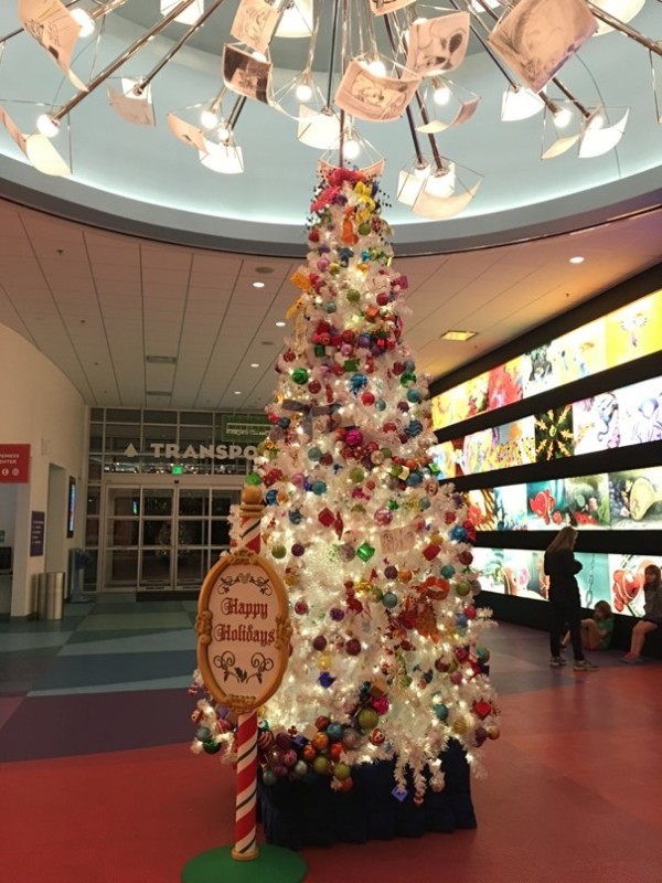 WDW Christmas 2015 Art of Animation Tree